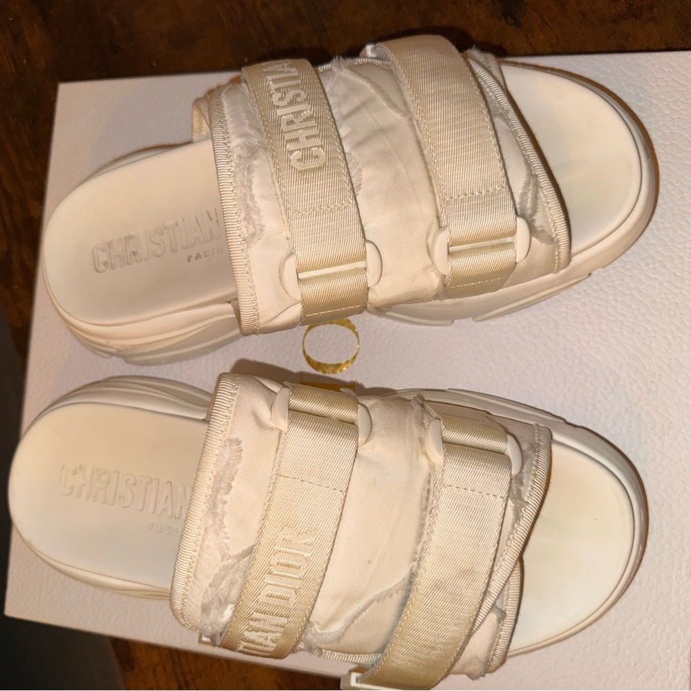 Christian Dior White D-Wander Slides